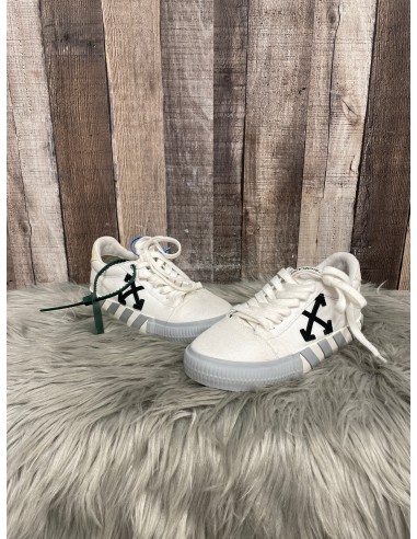 Shoes Luxury Designer By Off-white In Grey & White, Size: 5 suggérées chez