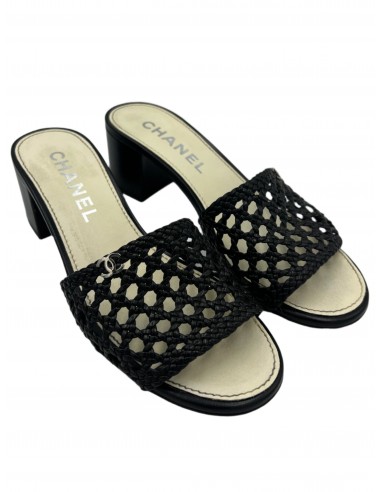 Chanel Interlocking CC Logo Designer Slides In Black, Size: 8 Le MVP de beaucoup